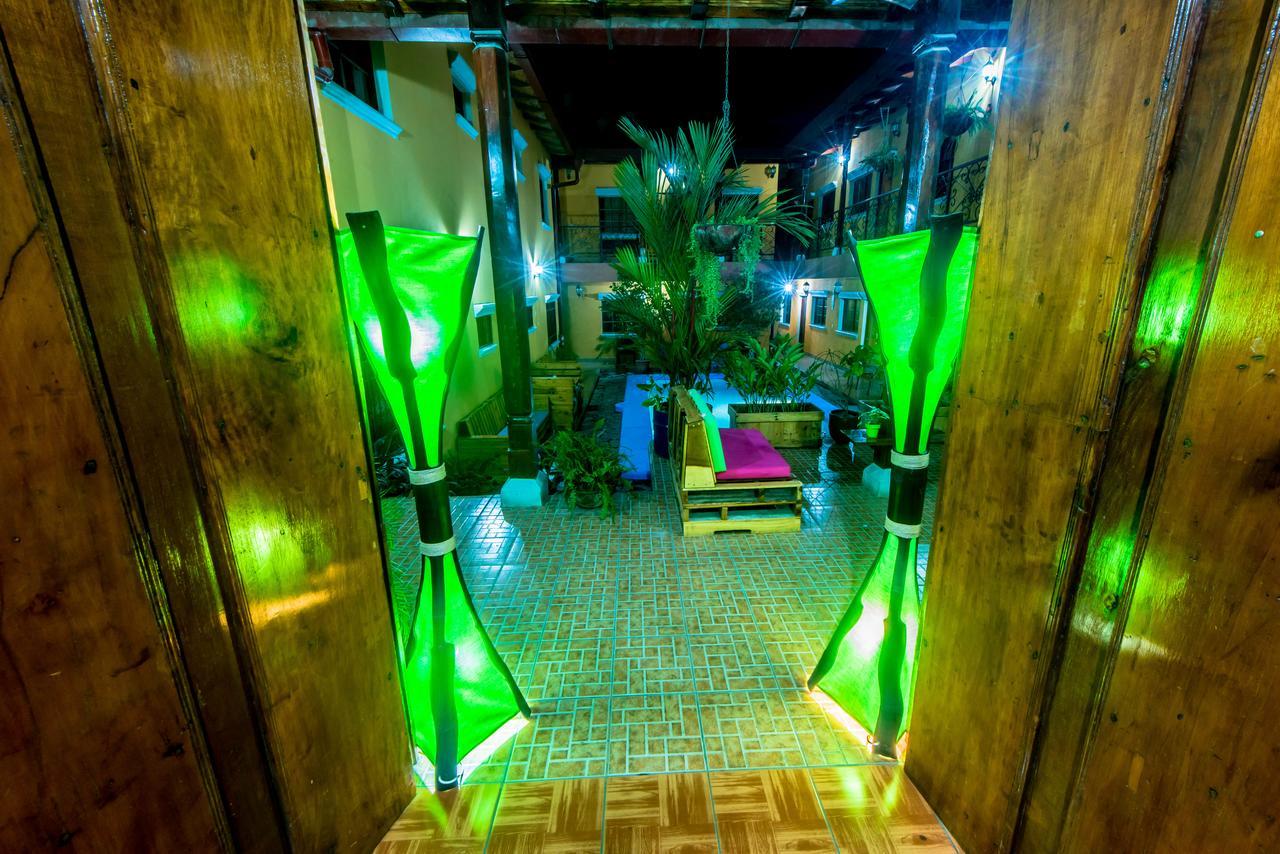Fullmoon Hotel Granada Luaran gambar
